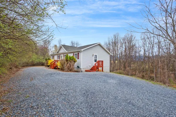 $260,000 | 60 Pathfinder Drive, Lexington, VA 24450