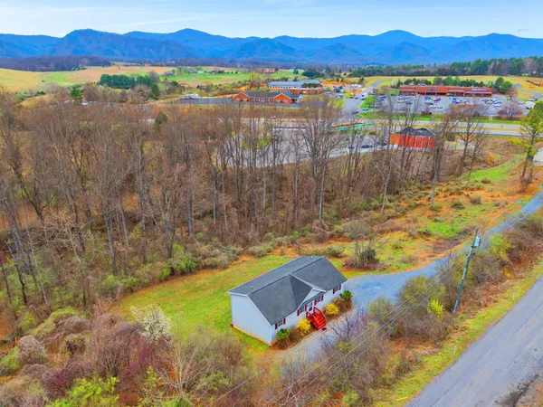 $260,000 | 60 Pathfinder Drive, Lexington, VA 24450