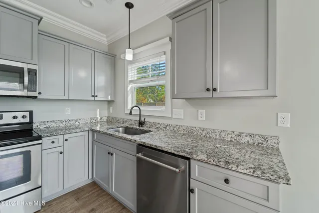 $1,995 | 221 Chestwood Drive, Hubert, NC 28539