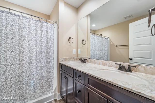 $1,995 | 221 Chestwood Drive, Hubert, NC 28539