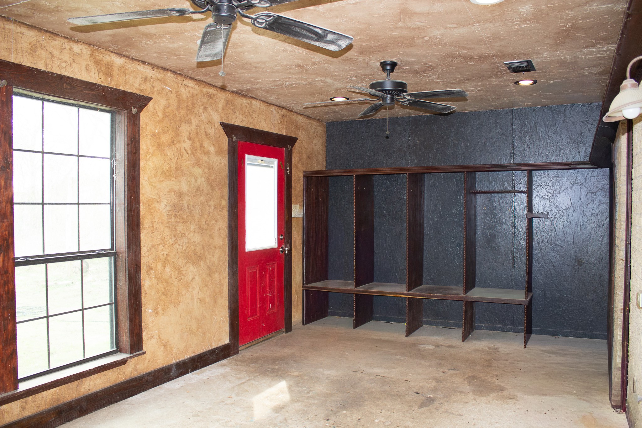 24765 Wicklow Road Hempstead, TX 77445 - Photo 25 of 29 a view of a livingroom with furniture and a window