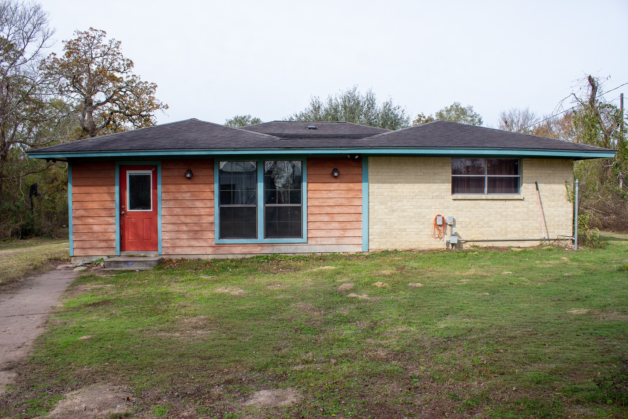 24765 Wicklow Road Hempstead, TX 77445 - Photo 29 of 29 a front view of a house with a yard