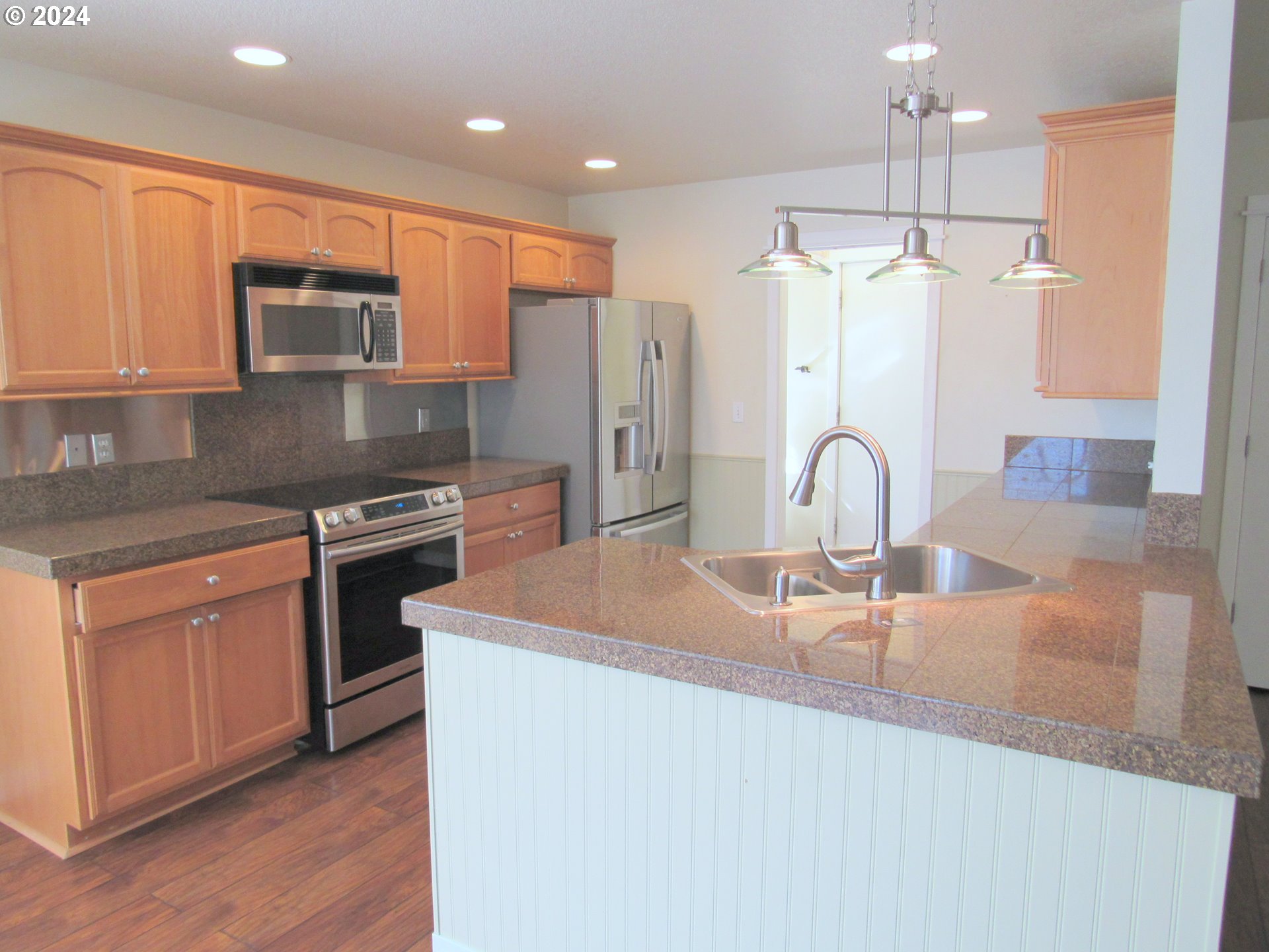 111 Crown Point Road Longview, WA 98632 - Photo 11 of 39 Kitchen