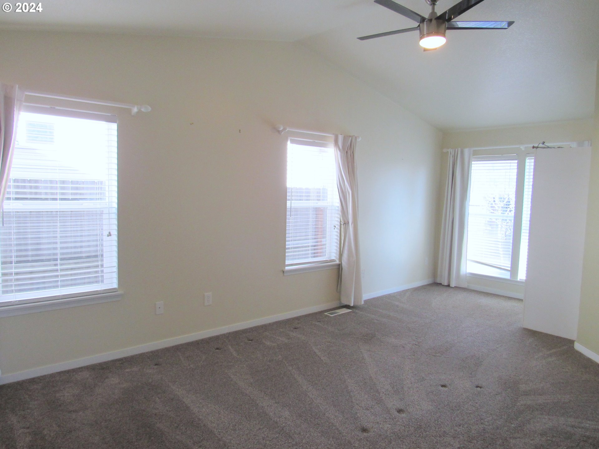111 Crown Point Road Longview, WA 98632 - Photo 13 of 39 Bedroom, Primary