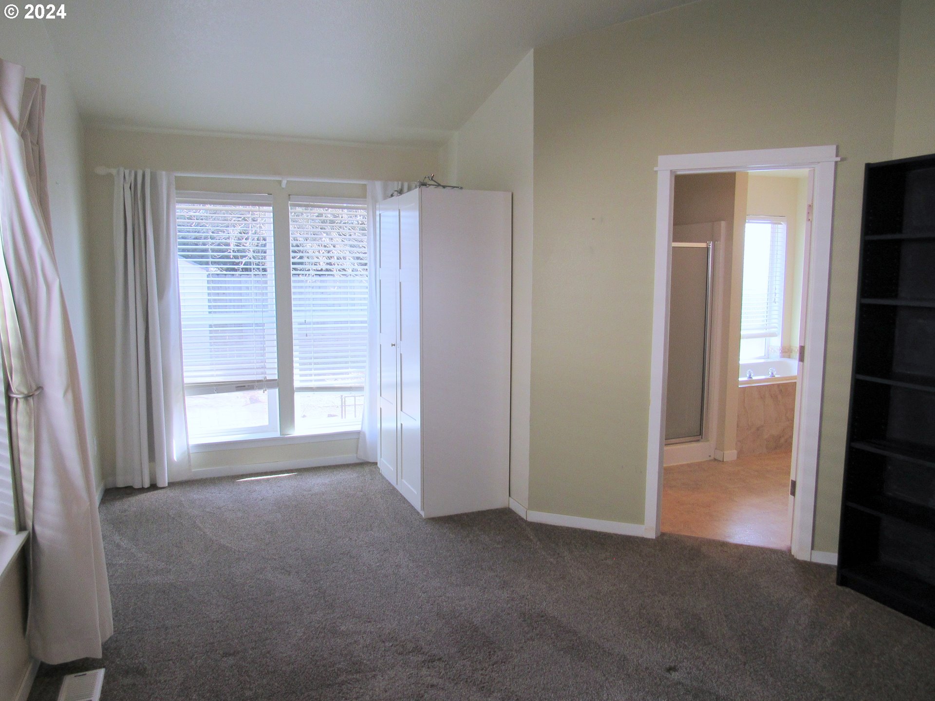 111 Crown Point Road Longview, WA 98632 - Photo 14 of 39 Bedroom