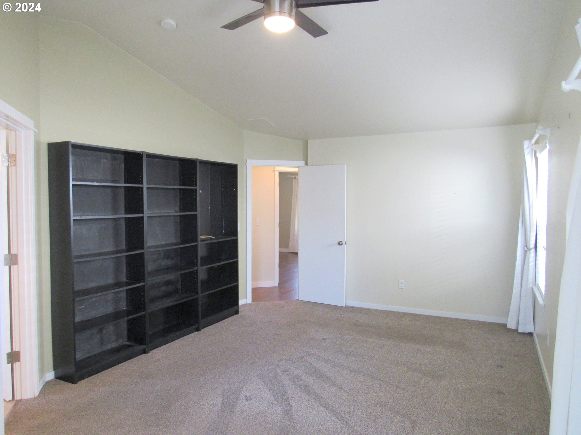111 Crown Point Road Longview, WA 98632 - Photo 15 of 39 Bedroom, Primary