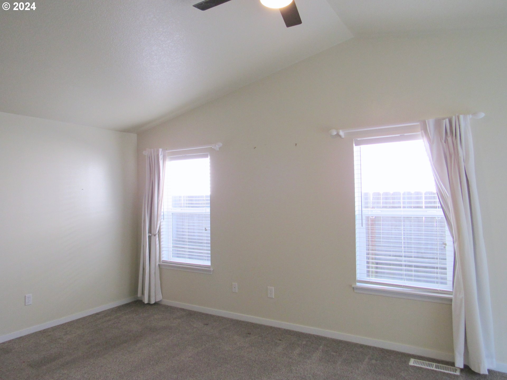 111 Crown Point Road Longview, WA 98632 - Photo 16 of 39 Bedroom, Primary