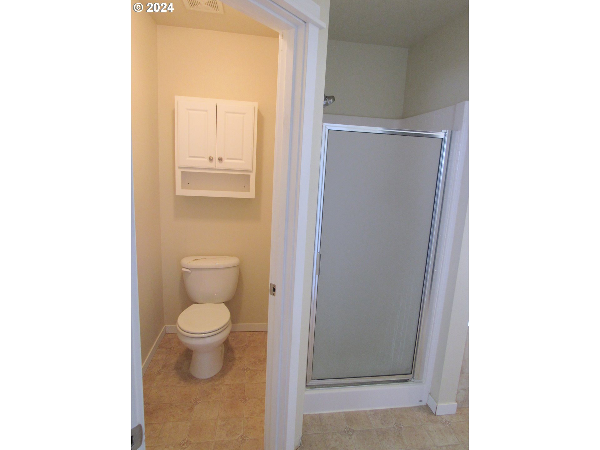 111 Crown Point Road Longview, WA 98632 - Photo 18 of 39 Bathroom