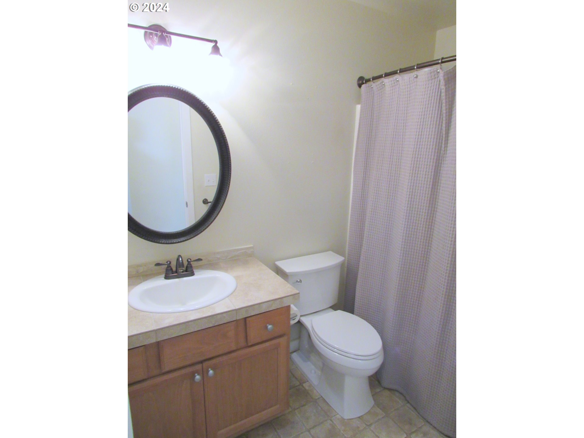 111 Crown Point Road Longview, WA 98632 - Photo 22 of 39 Bathroom