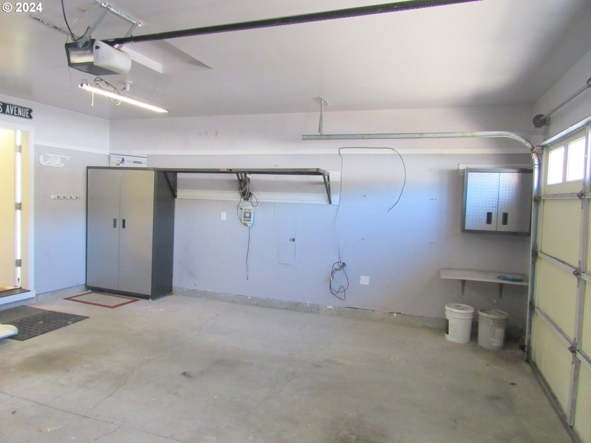 111 Crown Point Road Longview, WA 98632 - Photo 31 of 39 Garage