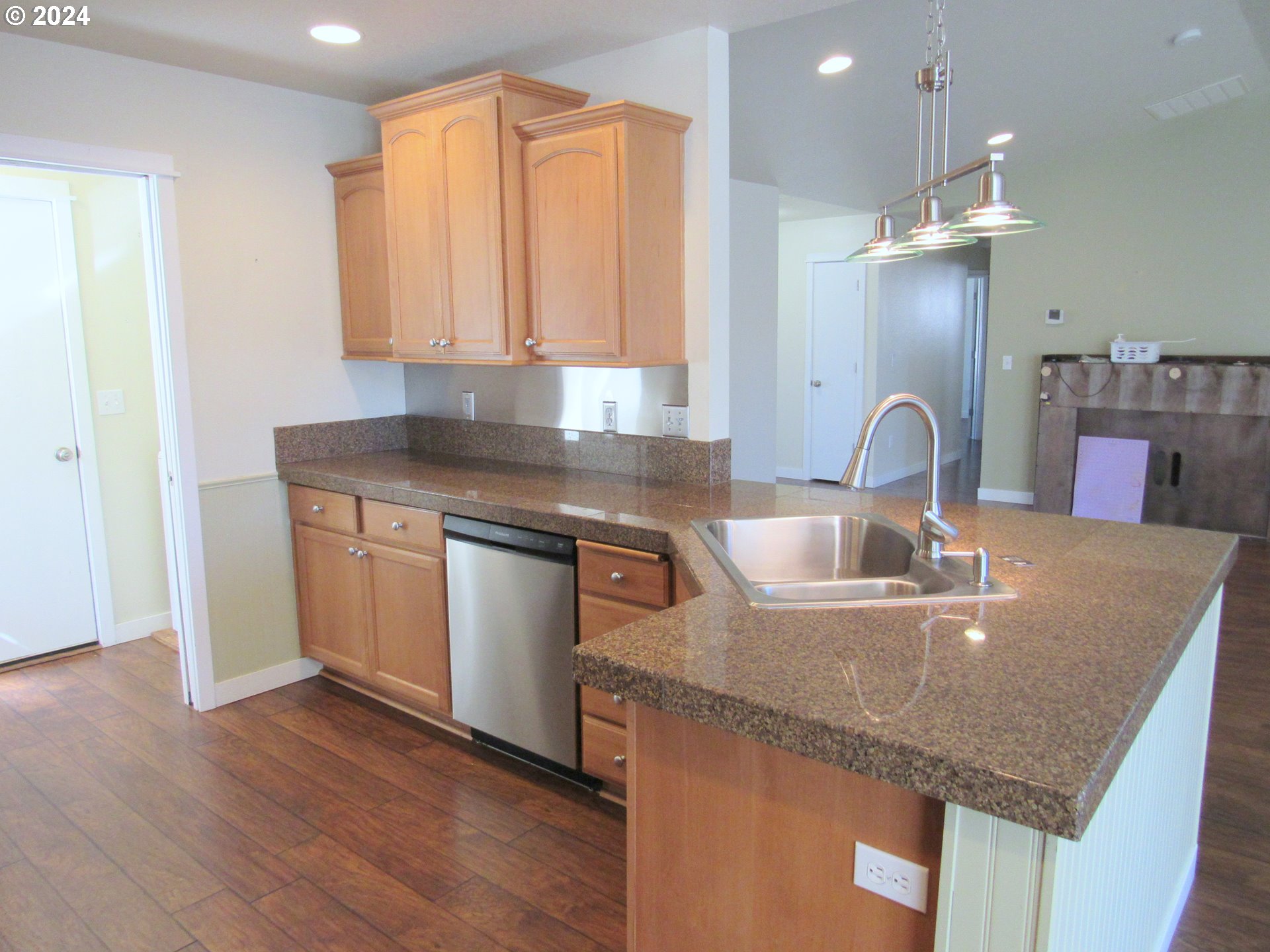 111 Crown Point Road Longview, WA 98632 - Photo 7 of 39 Kitchen