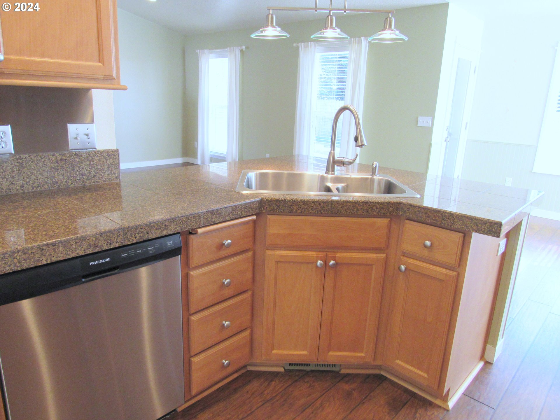 111 Crown Point Road Longview, WA 98632 - Photo 8 of 39 Kitchen
