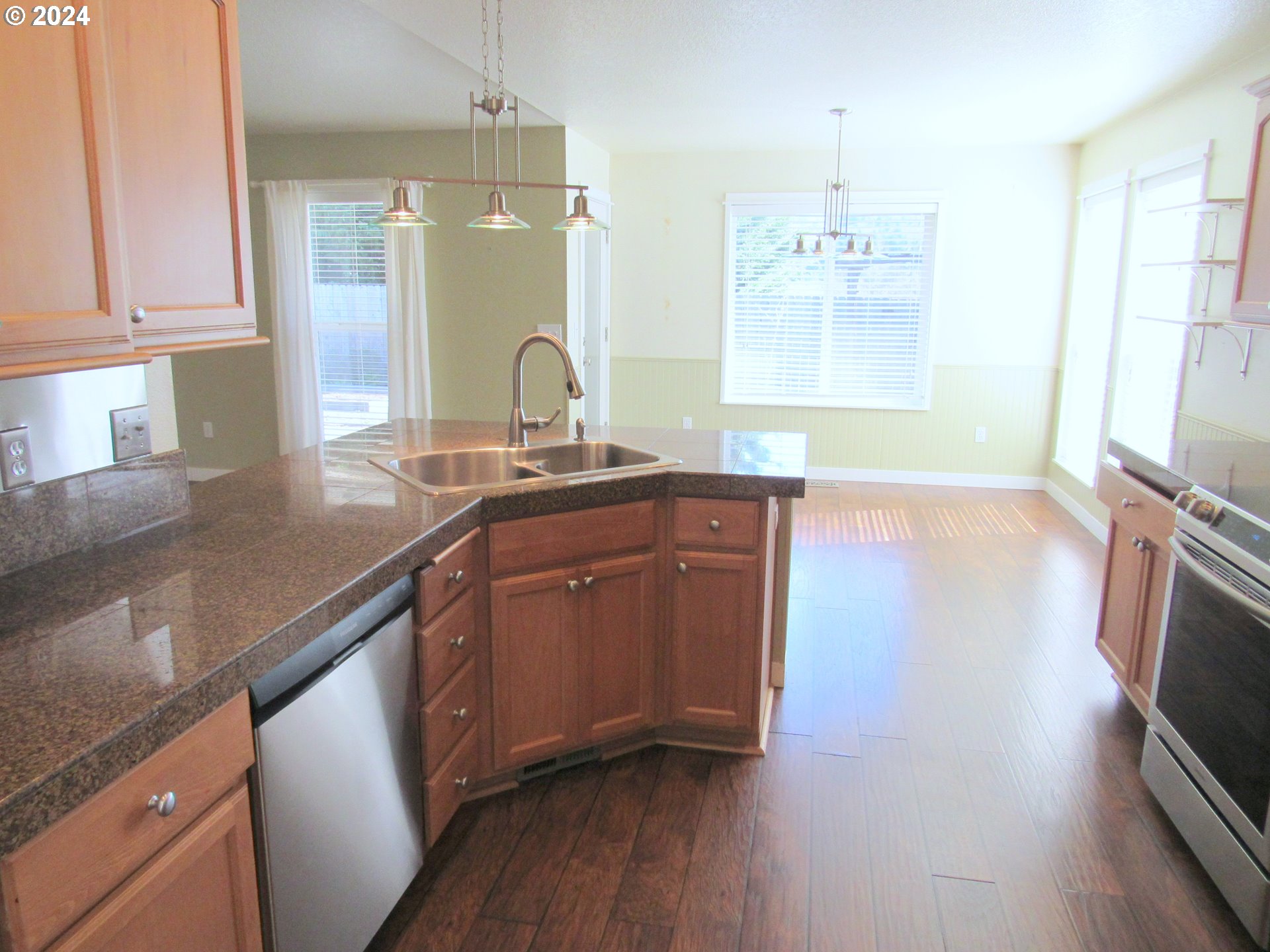 111 Crown Point Road Longview, WA 98632 - Photo 9 of 39 Kitchen