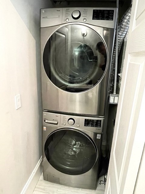 1 Ropes Street, Unit 2 Salem, MA 01970 - Photo 15 of 16 a utility room with dryer and washer