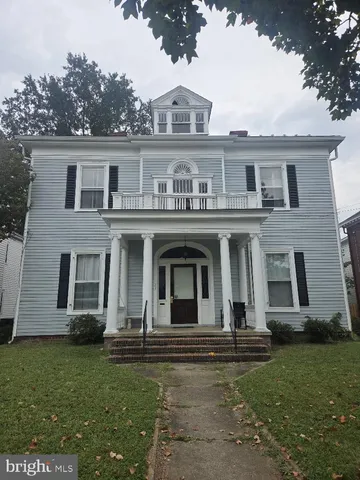 $1,200 | 1107 Prince Edward Street, Unit 3, Fredericksburg, VA 22401