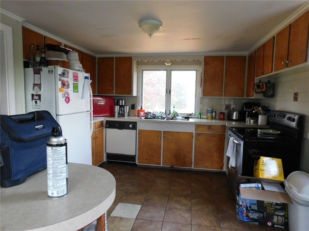 62 Sand Plain Road Charlestown, RI 02813 - Photo 3 of 11