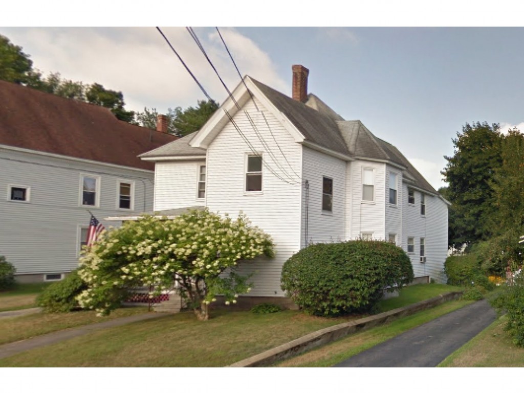 31 Riddle Street Manchester, NH 03102 - Photo 3 of 19