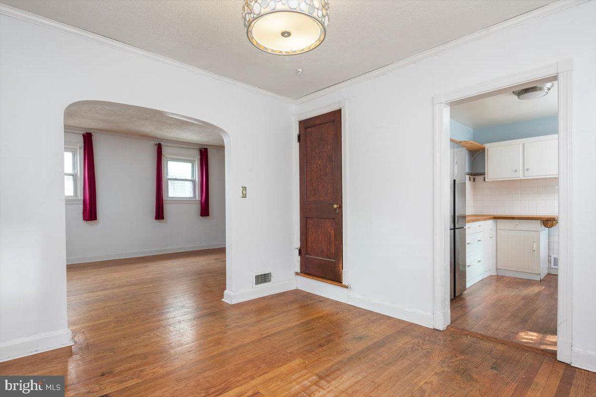 2726 Glendale Road Baltimore, MD 21234 - Photo 7 of 32 Dining Room