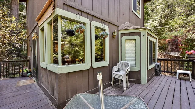 $300,000 | 24941 Faulhorn Drive, Crestline, CA 92325