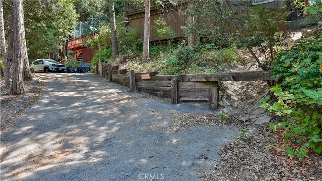 $300,000 | 24941 Faulhorn Drive, Crestline, CA 92325