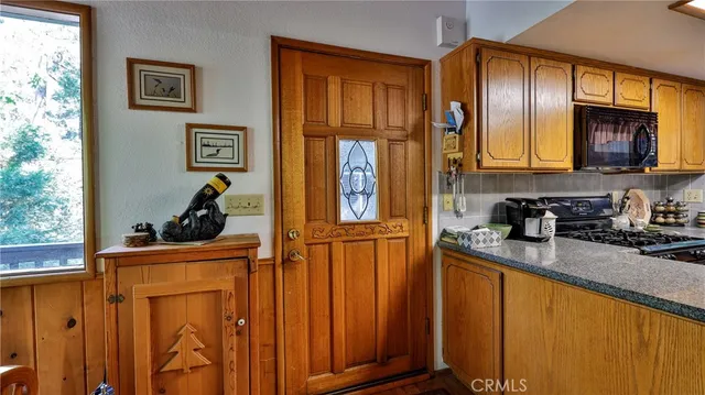 $300,000 | 24941 Faulhorn Drive, Crestline, CA 92325