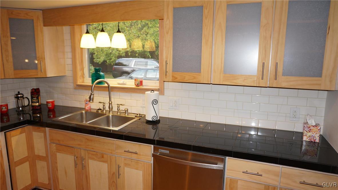 1840 Meadows Road Hellertown, PA 18055 - Photo 20 of 36 Gallery Image 20