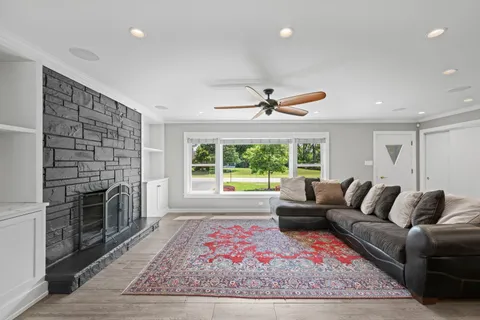$589,000 | 4 Garden Court, Prospect Heights, IL 60070