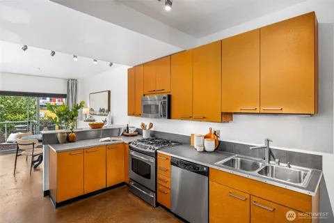 $475,000 | 1414 12th Avenue, Unit 203, Seattle, WA 98122