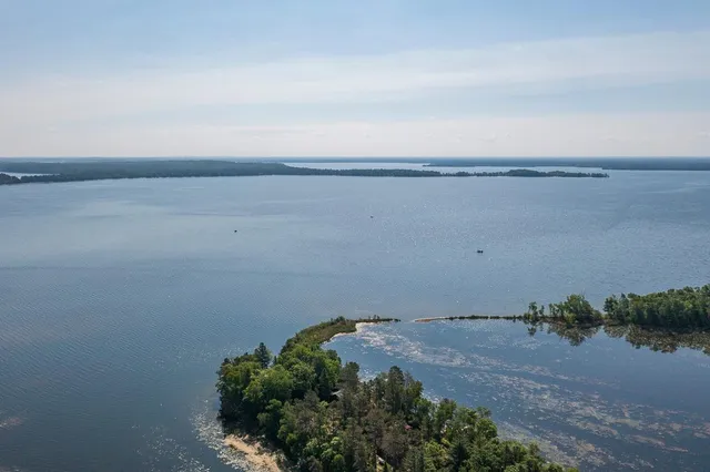 $998,000 | 6685 South Point Drive, Pine River, MN 56474