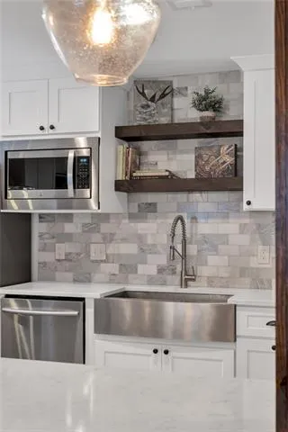 $450,000 | 713 Tullulah Avenue, River Ridge, LA 70123