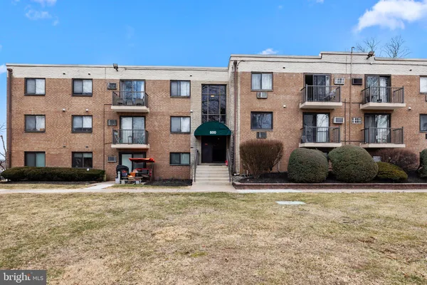 $1,450 | 1575 West Street Road, Unit 818, Warminster, PA 18974