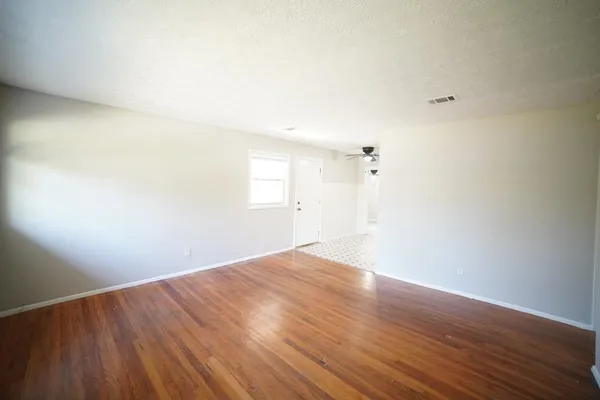 $1,775 | 318 Meadowbrook Lane, Tallahassee, FL 32304