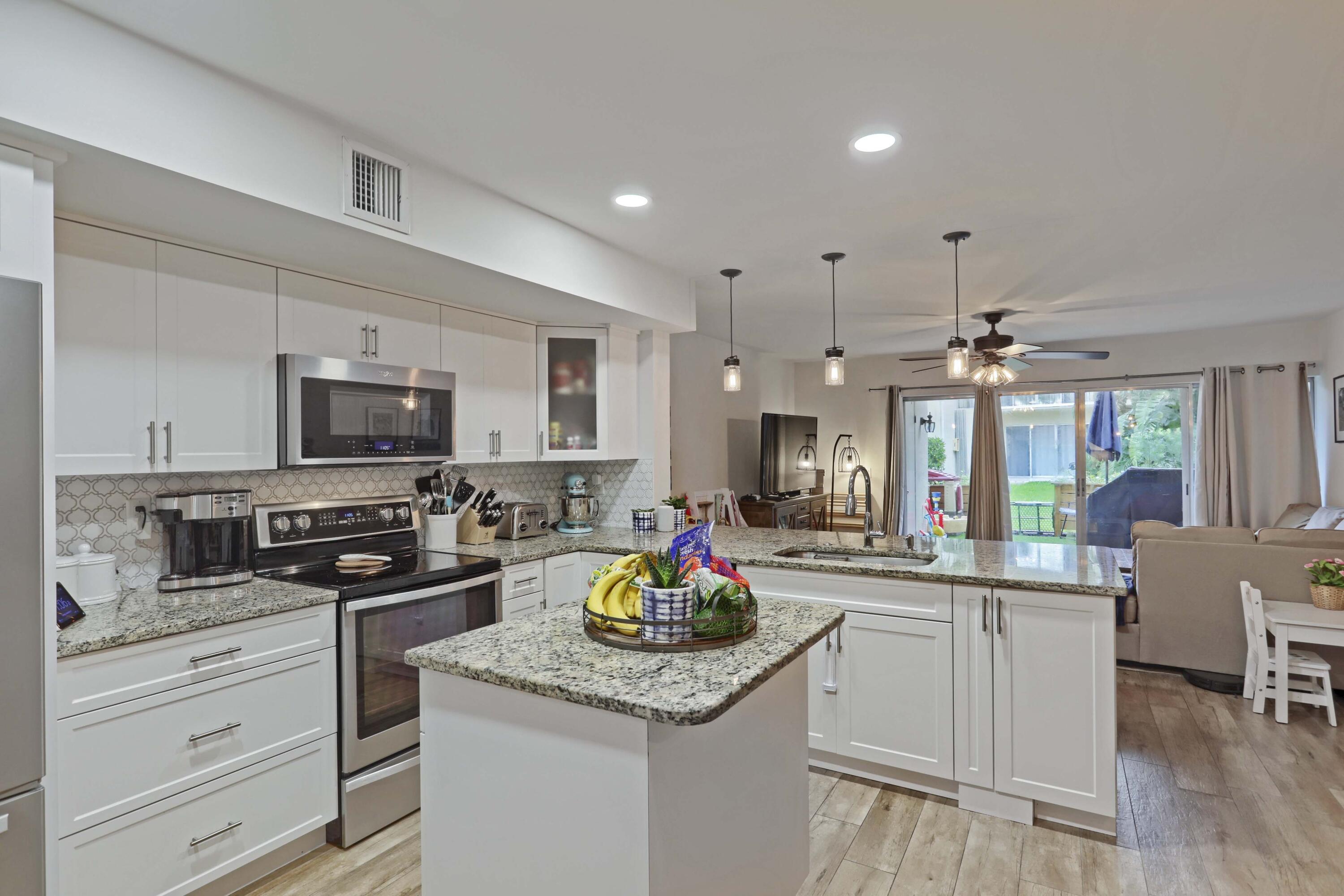 388 Golfview Road, Unit H North Palm Beach, FL 33408 - Photo 12 of 24 13_320a6190-hdr(6)