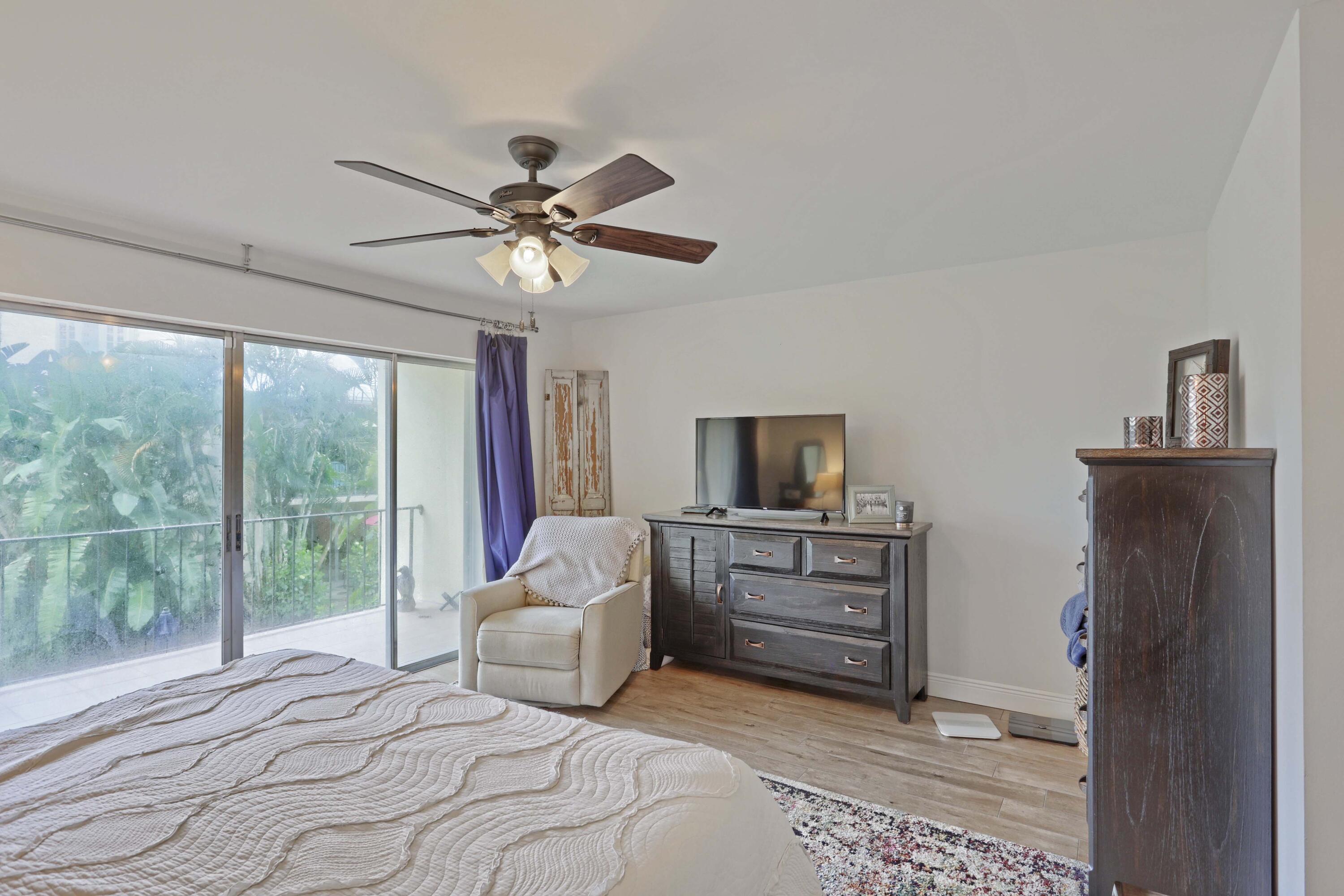 388 Golfview Road, Unit H North Palm Beach, FL 33408 - Photo 18 of 24 40_320a6554-hdr(6)