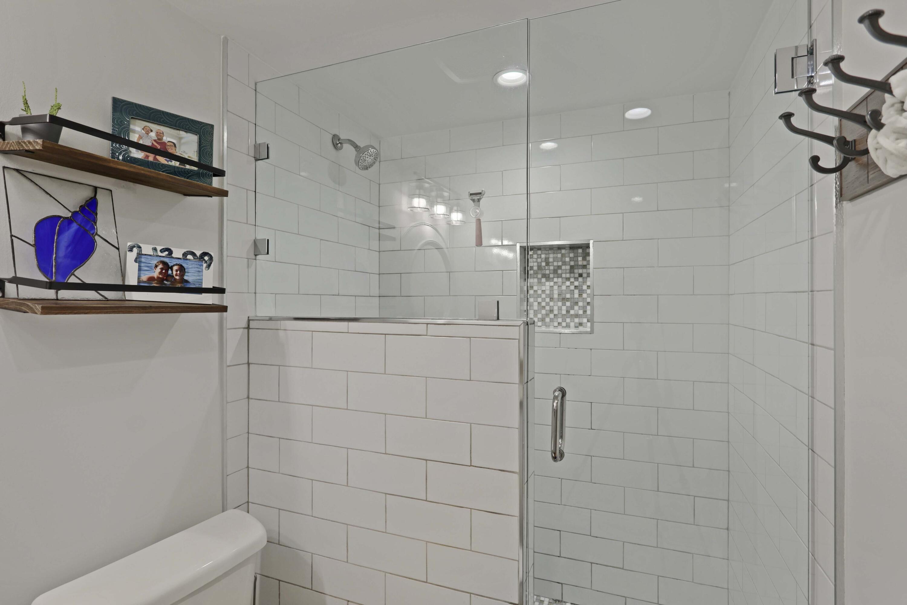388 Golfview Road, Unit H North Palm Beach, FL 33408 - Photo 22 of 24 35_320a6519-hdr(6)
