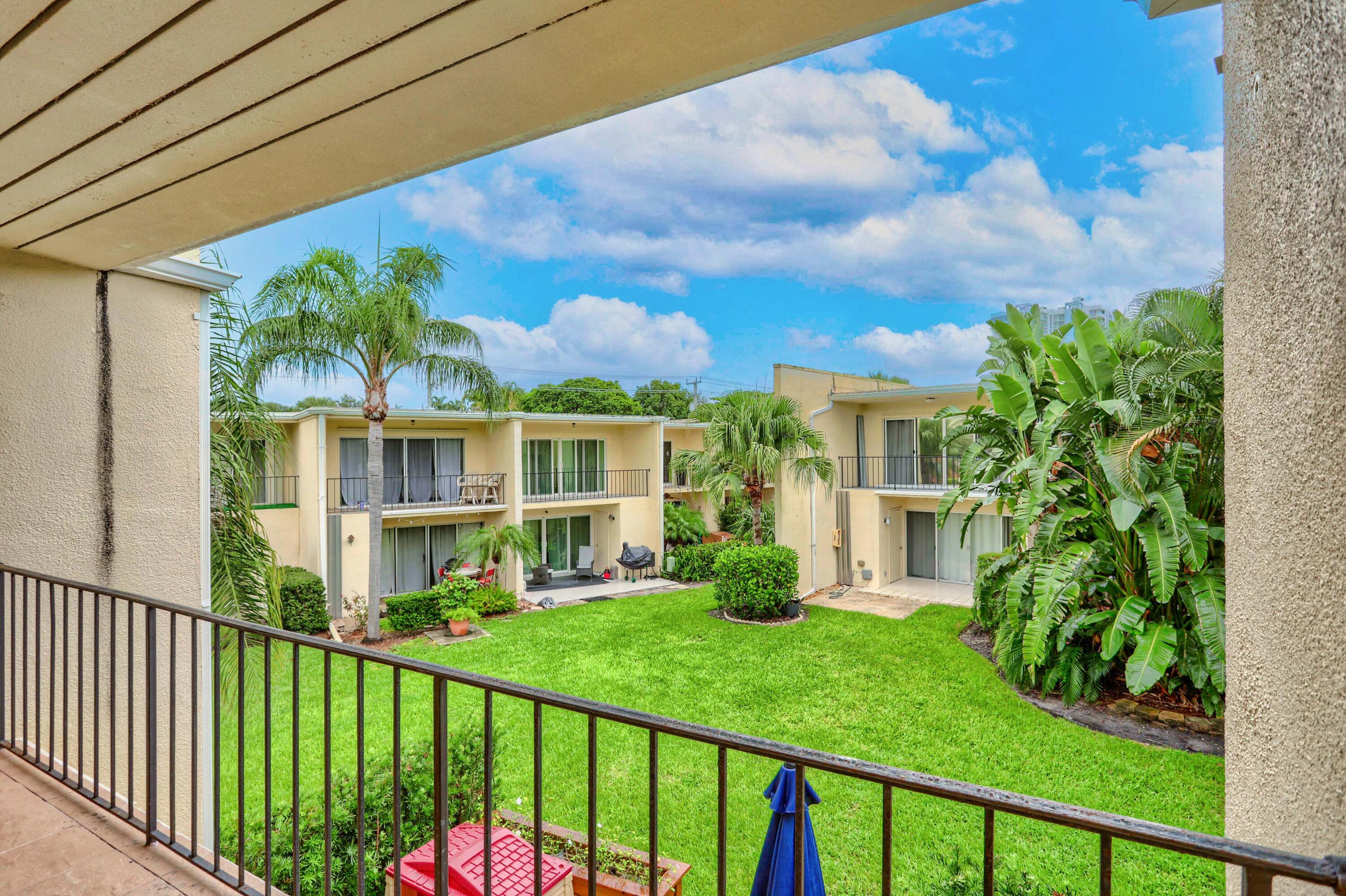 388 Golfview Road, Unit H North Palm Beach, FL 33408 - Photo 7 of 24 46_320a6365-hdr(6)_exterior 5