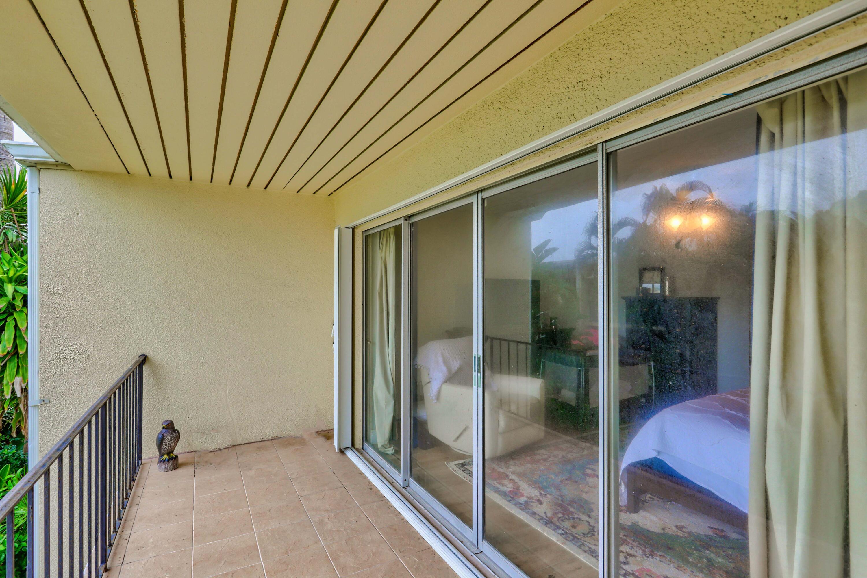 388 Golfview Road, Unit H North Palm Beach, FL 33408 - Photo 8 of 24 43_320a6379-hdr(6)_exterior 5