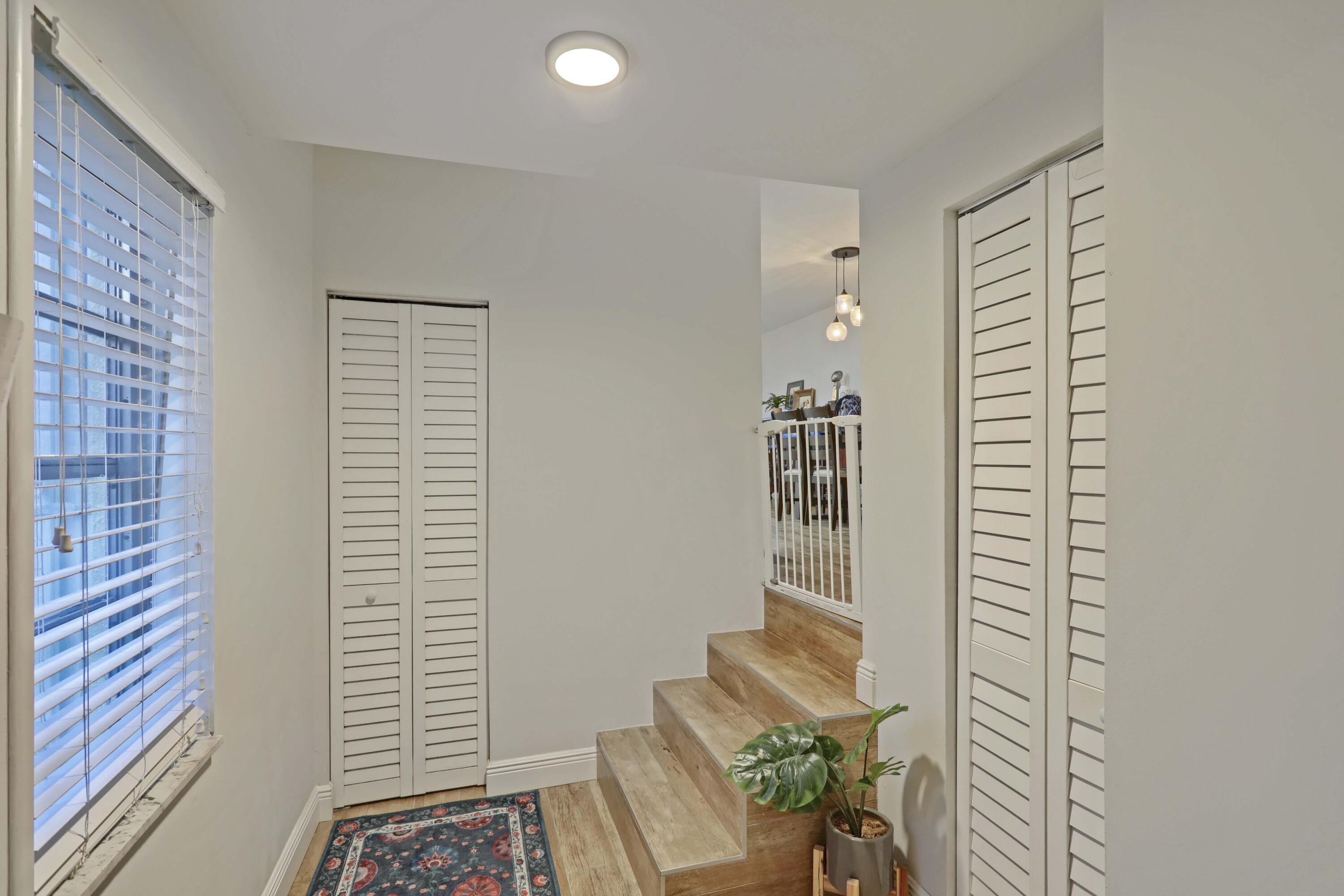 388 Golfview Road, Unit H North Palm Beach, FL 33408 - Photo 10 of 24 08_320a6134-hdr(6)