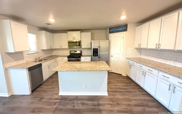 $1,750 | 935 Winged Scoter, San Antonio, TX 78253