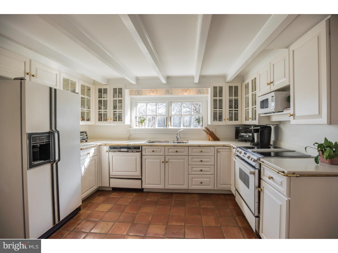 9030 Pine Road Philadelphia, PA 19115 - Photo 7 of 22