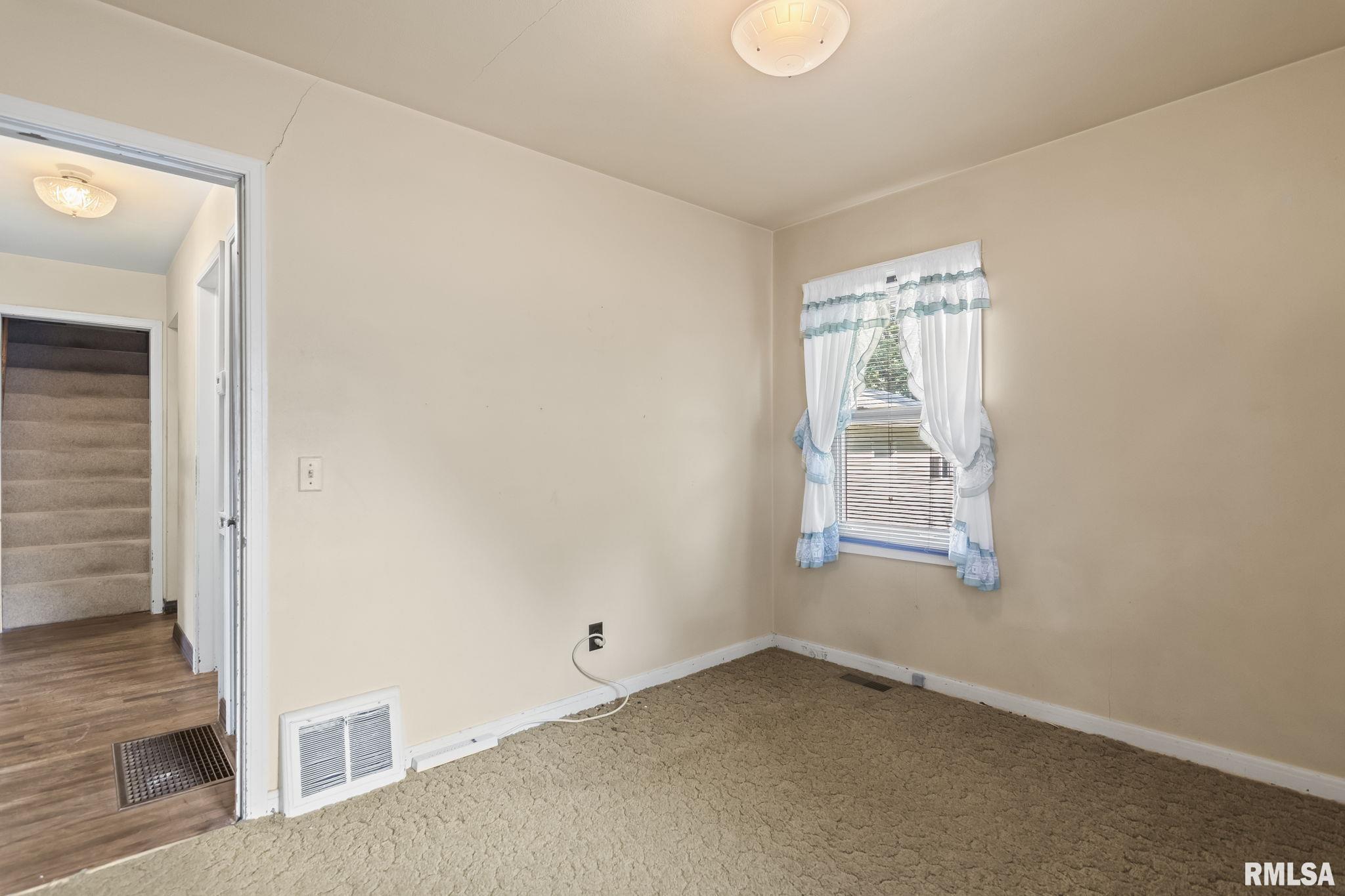 2019 East Hood Street Springfield, IL 62703 - Photo 21 of 37