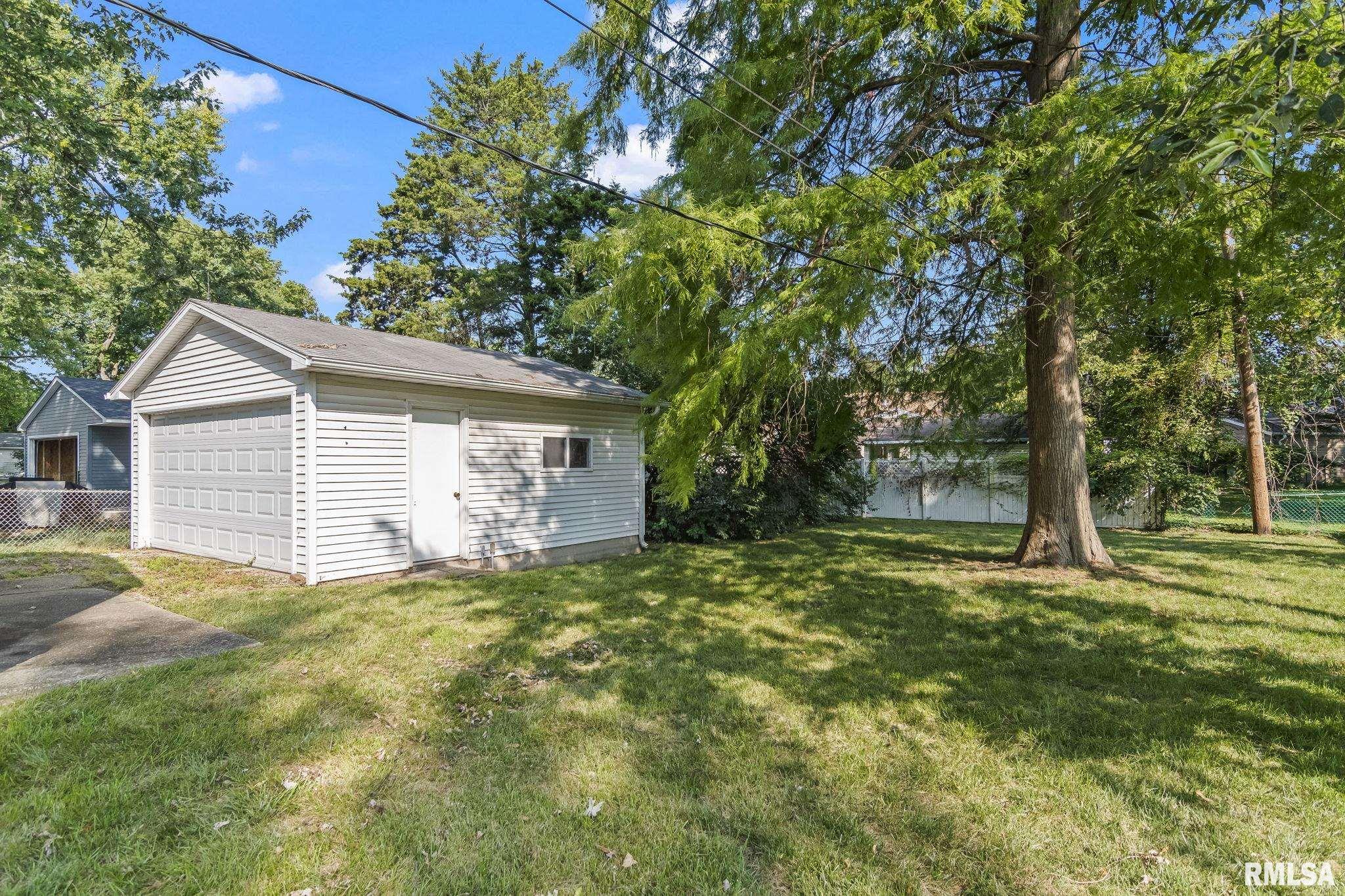 2019 East Hood Street Springfield, IL 62703 - Photo 33 of 37