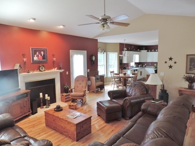 105 Red Cardinal Road Seneca, SC 29672 - Photo 7 of 26 Gallery Image 7
