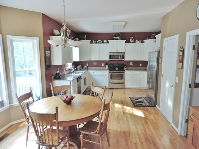 105 Red Cardinal Road Seneca, SC 29672 - Photo 8 of 26 Gallery Image 8