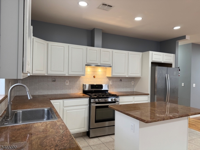 610 Devon Street, Unit 3 Kearny, NJ 07032 - Photo 12 of 37
