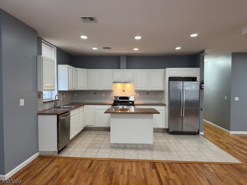 610 Devon Street, Unit 3 Kearny, NJ 07032 - Photo 8 of 37
