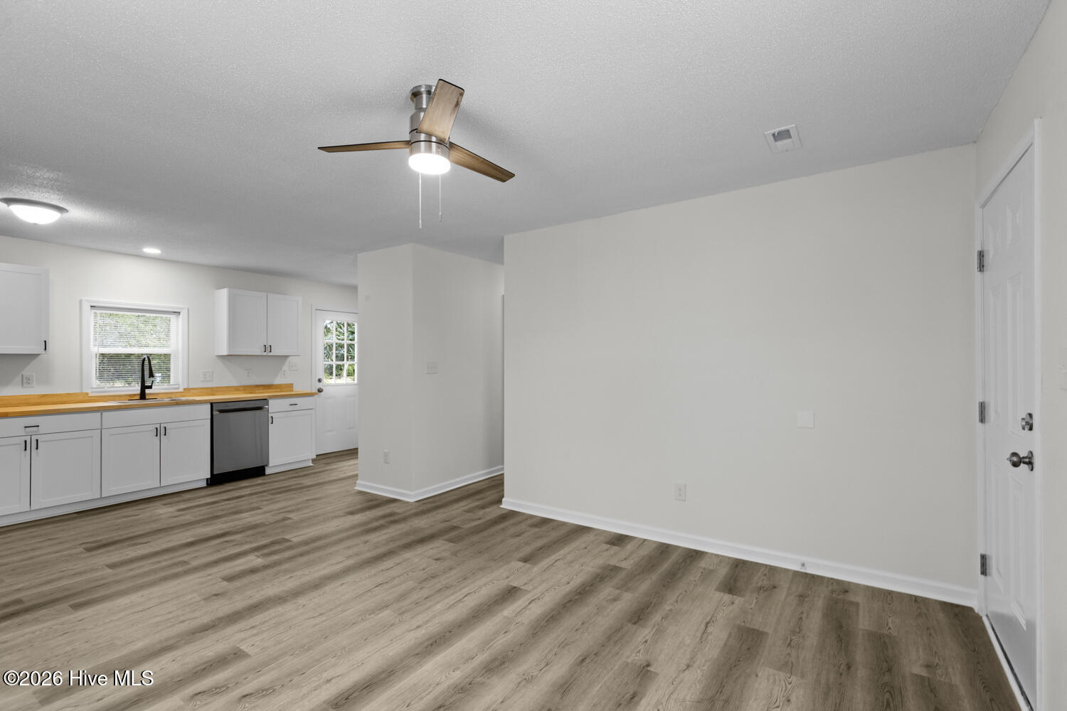 702 Williams Street Jacksonville, NC 28540 - Photo 6 of 27 williams-6