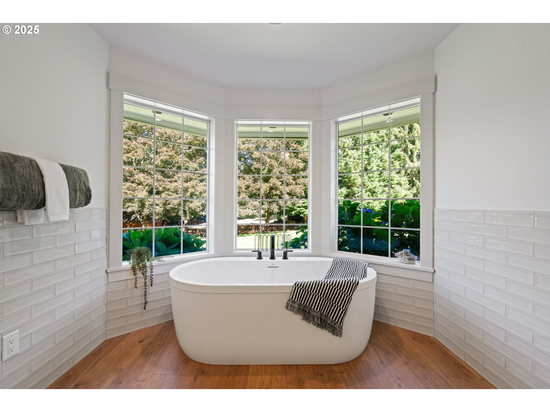 25600 Northeast 152nd Avenue Battle Ground, WA 98604 - Photo 21 of 48 a view of living room with furniture and a large window