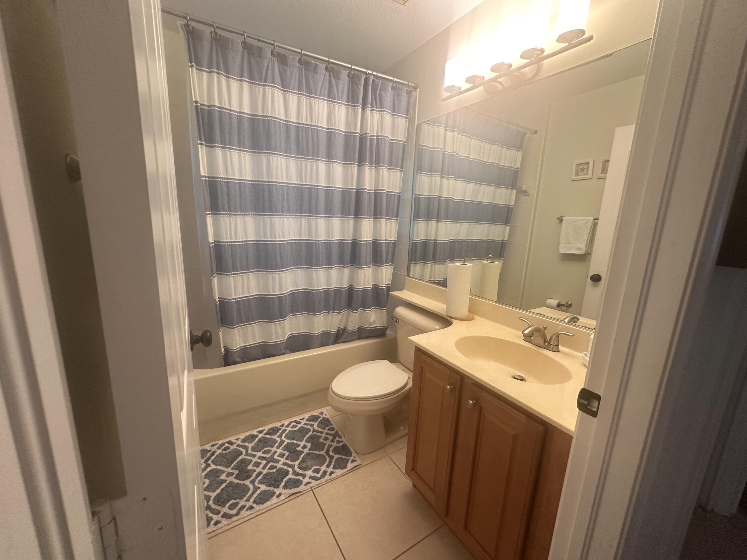 585 Southwest Undallo Road Port St. Lucie, FL 34953 - Photo 18 of 18 Bathroom 2