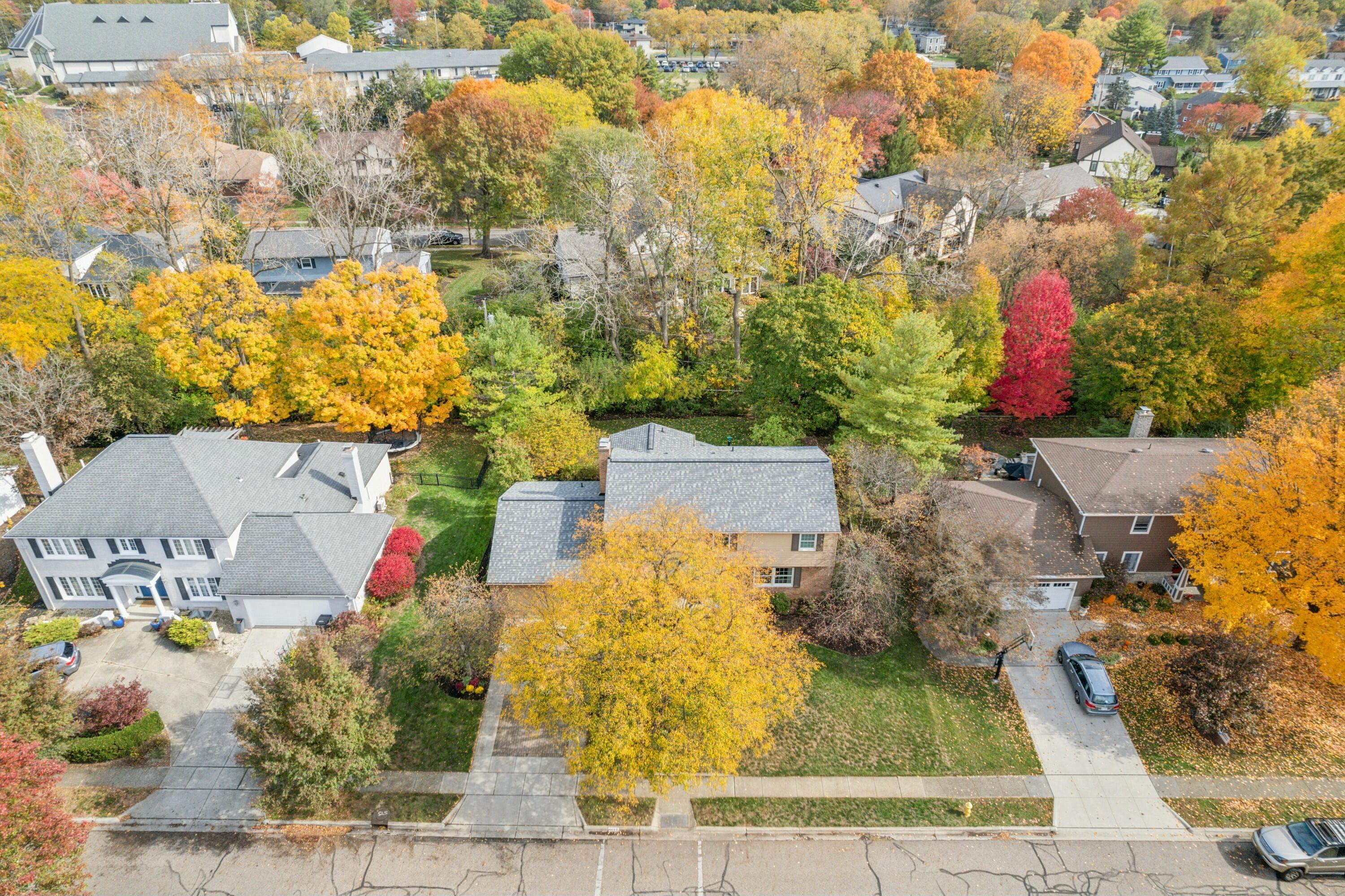 4052 Fenwick Road Columbus, OH 43220 - Photo 75 of 76 Drone - Front